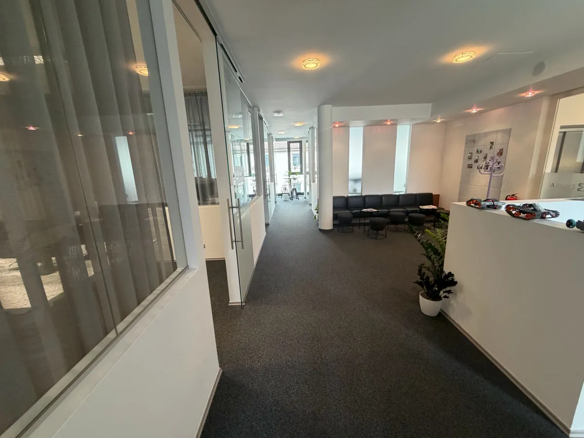 Provisionsfrei - voll ausgestattetes, schönes und großzügiges Büro - Ansicht 3