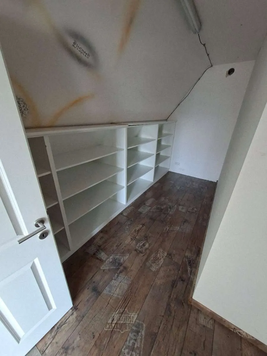 Büro/ Praxis/ Ausbildungsraum/ Atelier/ Werkstatt – pohled 2