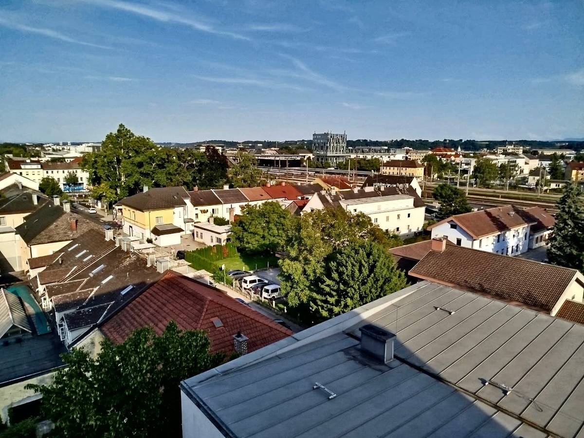WELS-NEUSTADT | Top-renovierte 2-Zimmer-Wohnung mit Weitblick - Bahnhofnähe!, Wels