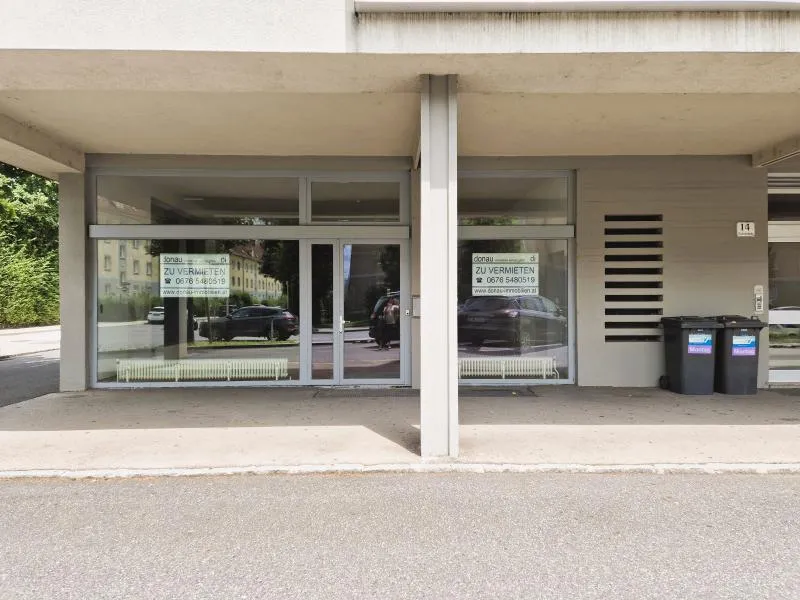 Attraktives Geschäftslokal in zentraler Lage von Steyr mit 4 großen Schaufenstern und Parkplätze! 123 m² NFL! - Ansicht 2