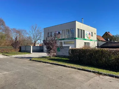 3-Zimmer-Gewerbeimmobilie mieten in Sankt Veit an der Glan – 109 m², € 1.800 – Bild 1 von 12