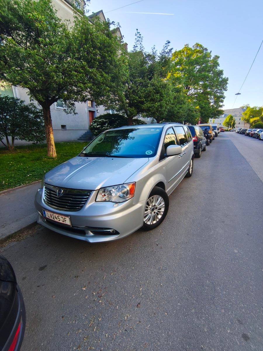 Lancia Voyager