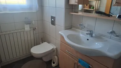 2-Zimmer-Wohnung mieten in Neunkirchen – 77 m², € 700 – Bild 7 von 8