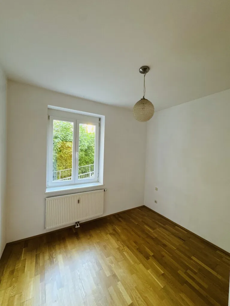 Traumhafte 3-Zimmerwohnung in ruhiger Zentrumslage mit besten Anbindungen – pohled 2