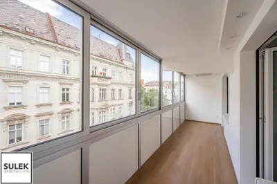 ab sofort: charmanter 3 Zimmer Wohnung mit verglaster Loggia - nahe Gumpendorfer Straße / Mariahilfer Straße