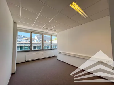6-Zimmer-Gewerbeimmobilie mieten in Linz – 197 m², € 2.735 – Bild 6 von 11