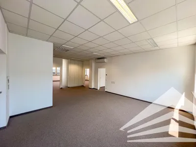 6-Zimmer-Gewerbeimmobilie mieten in Linz – 197 m², € 2.735 – Bild 2 von 11