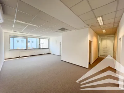 6-Zimmer-Gewerbeimmobilie mieten in Linz – 197 m², € 2.735