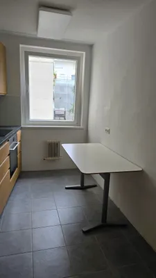 2 Zimmer Wohnung frisch renoviert 59 m² – Bild 2