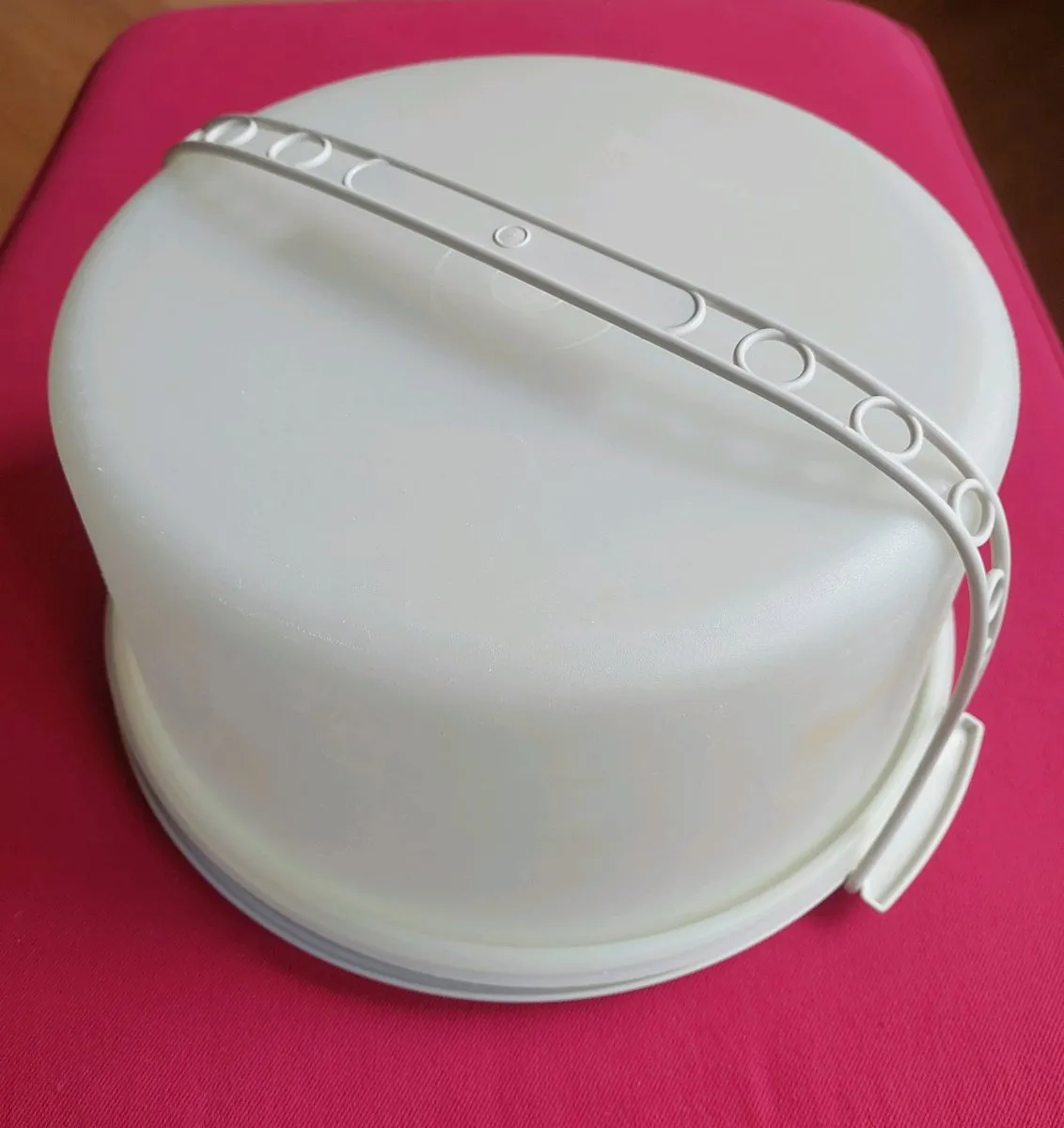TORTEN / TUPPERWARE / TRANSPORTBOX / TORTENCONTAINER / KUCHEN / KUCHENCONTAINER / KUCHENBEHÄLTER, € 17,- (2560 Berndorf)