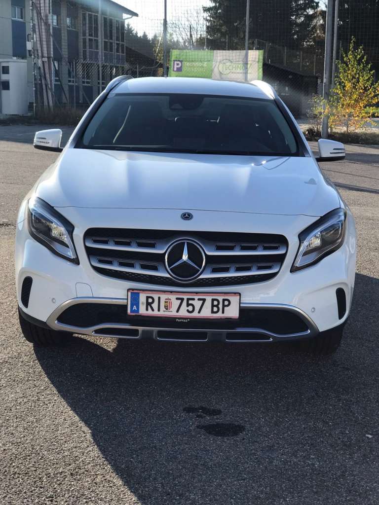 Mercedes-Benz GLA-Klasse 180 Automatik SUV / Geländewagen