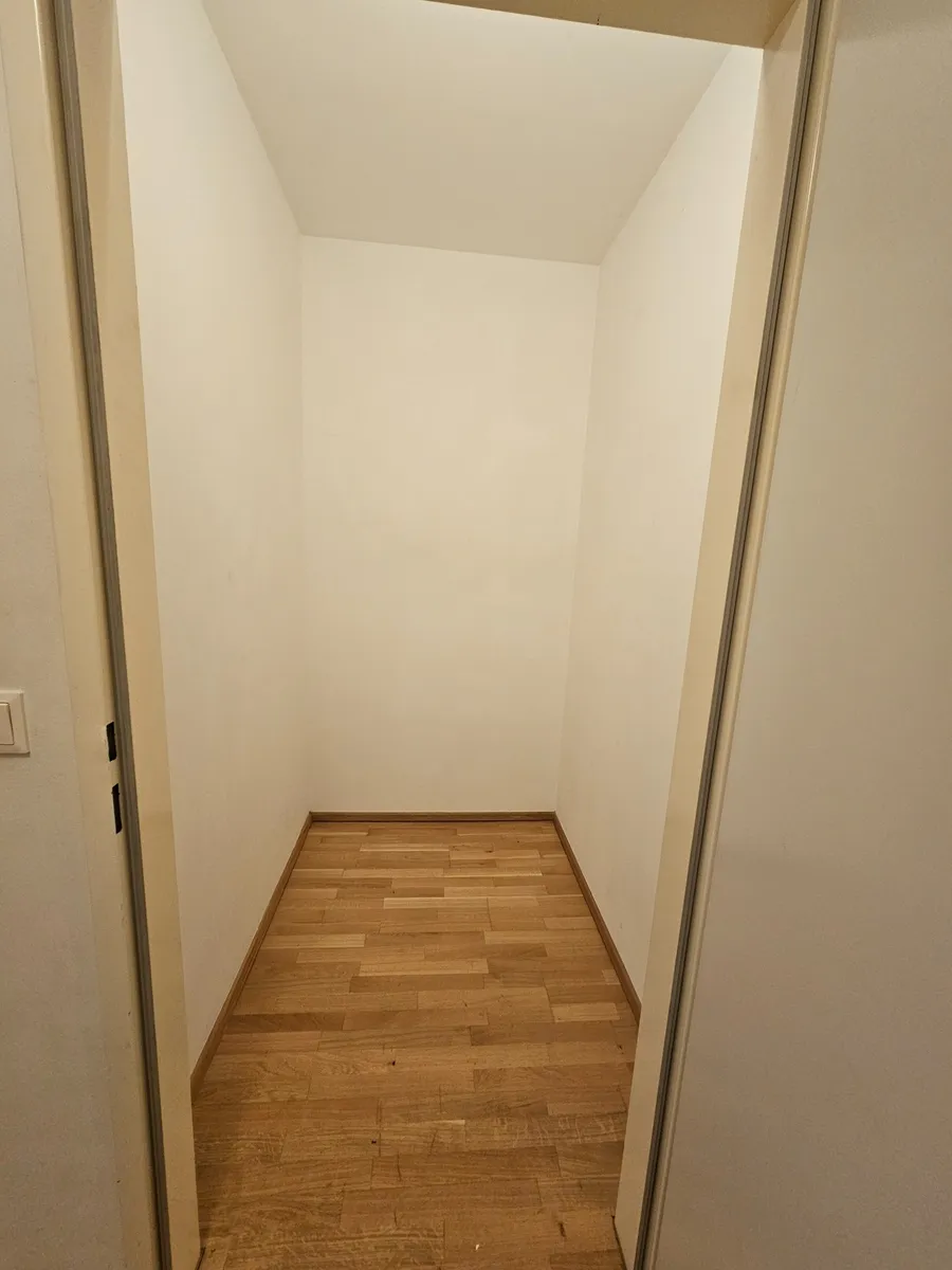 Provisionsfreie 2-Zimmer Wohnung in wunderschönem Altbau mit Aufzug und Einbauküche - Ansicht 3
