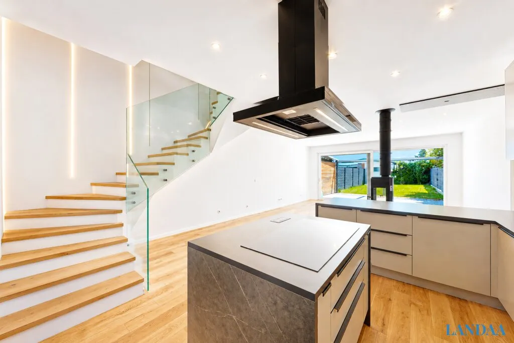 Das perfekte Familienzuhause - Doppelhaushälfte mit großem Garten und 2 Stellplätzen - Ansicht 2