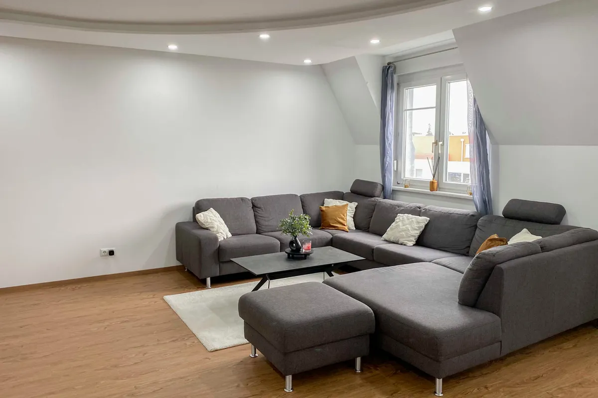 Große, helle Wohnung in guter Lage - Ansicht 3