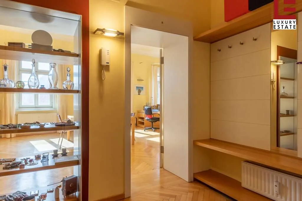 Moderne Altbauwohnung in der Innenstadt - Ansicht 2