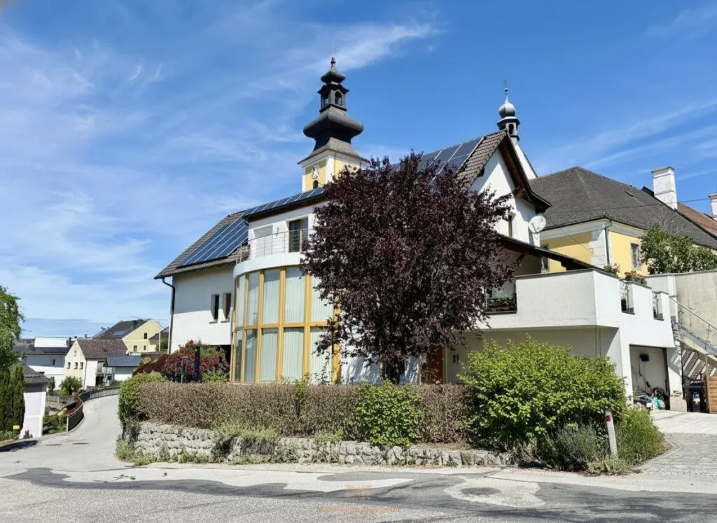 Großzügiges Familienhaus | 256 m² auf 3 Ebenen | Galerie mit 6 m Deckenhöhe | Doppelgarage | Whirlpool & Sauna | Münzbach, OÖ - Widok 2