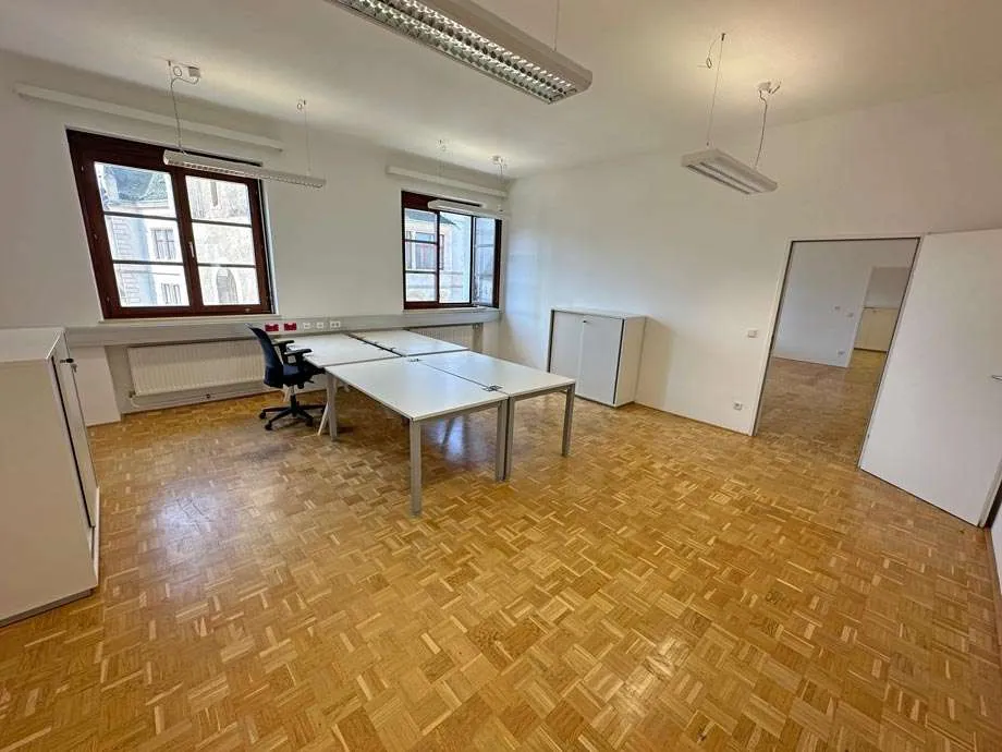 Korneuburg Zentrum - großes Büro direkt am Hauptplatz - 158 m² - Ansicht 3