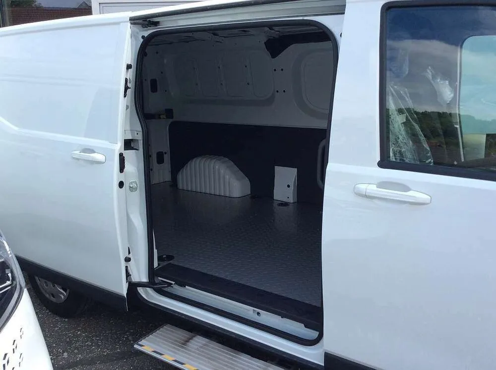 Maxus Deliver 7 Diesel L2H1 Transporter / Kastenwagen – Bild 8