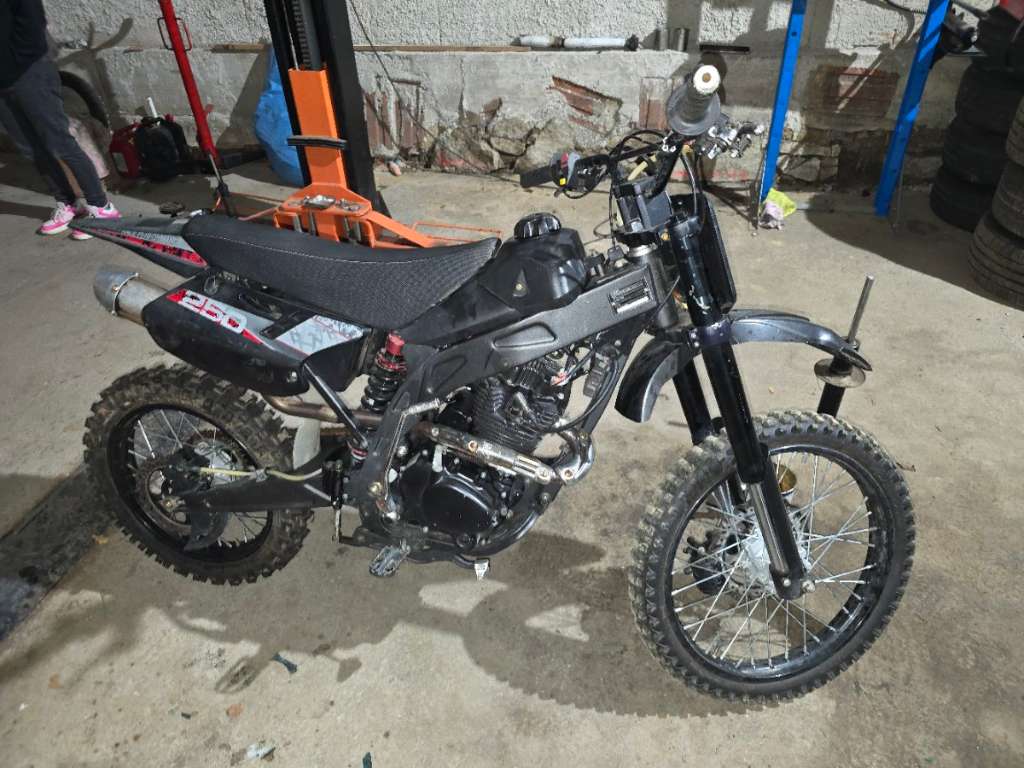 Apollo 250ccm Motocross