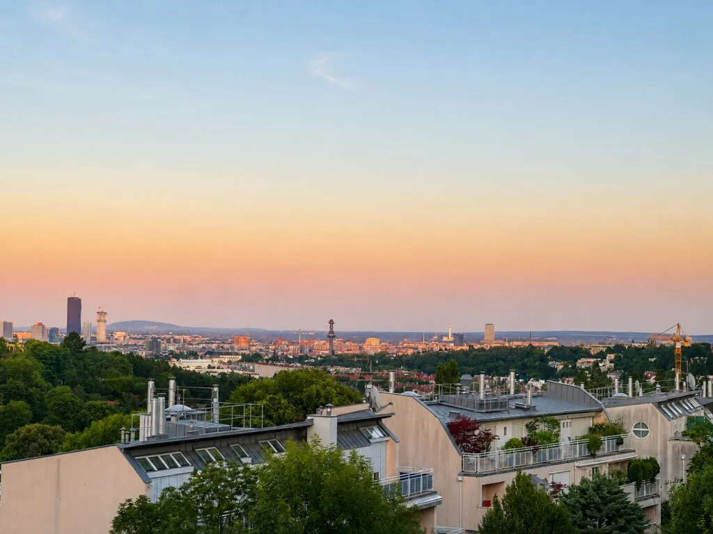 Spektakuläres Penthouse in Neustift am Walde mit Rundumblick und großzügigen Freiflächen - Widok 3
