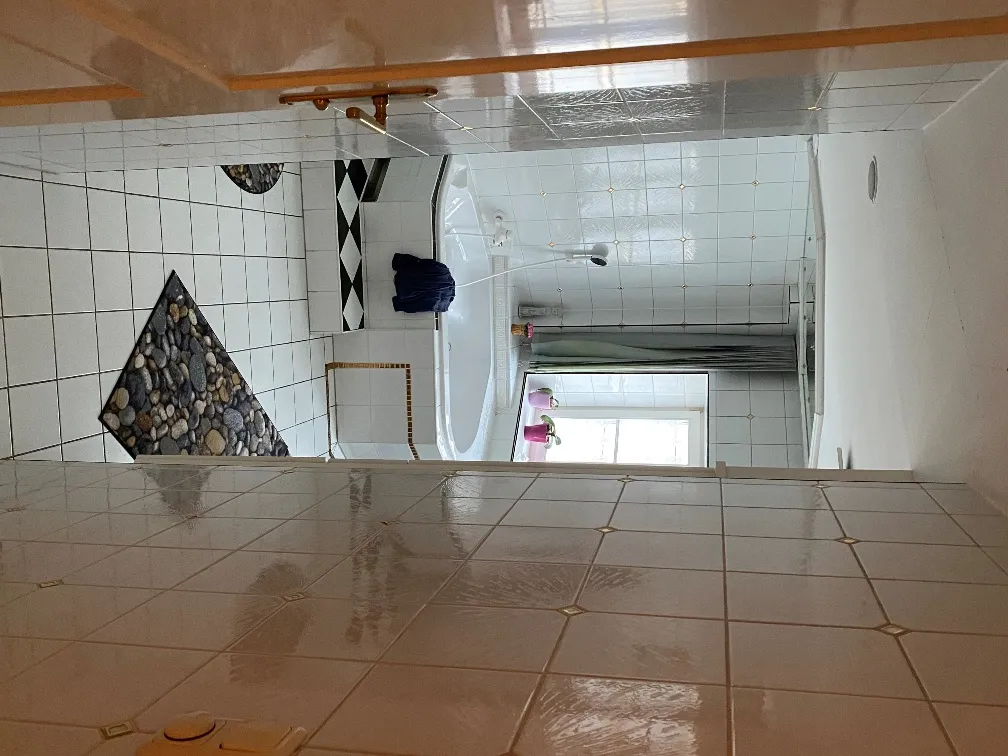 Grosszügige, ruhige 2-Zimmer-Wohnung in zentraler Lage Zu Vermieten - View 3