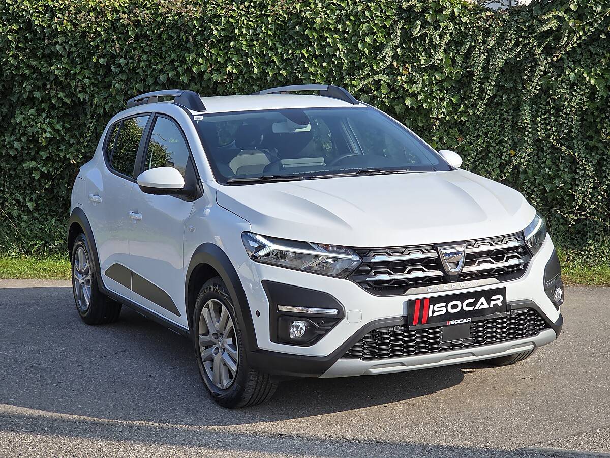 Dacia Sandero Stepway 90 / KAMERA / AHK / 1HAND / NA...