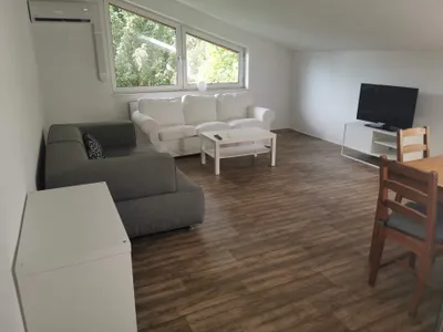 Zum Einzug bereit! Dachgeschoßwohnung inkl. BK, Strom, Heizung & Warmwasser, SAT-TV, WiFi, uvm. – Bild 3