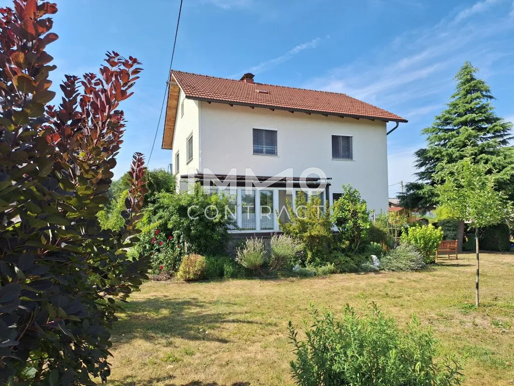 Großzügiges Ein- bis Zweifamilienhaus mit großem Garten in ruhiger Siedlungslage - Ansicht 2