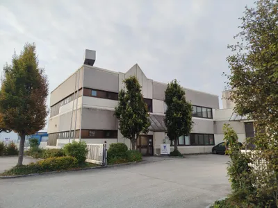 2-Zimmer-Gewerbeimmobilie mieten in Wels-Land – 260 m², € 13 – Bild 1 von 4