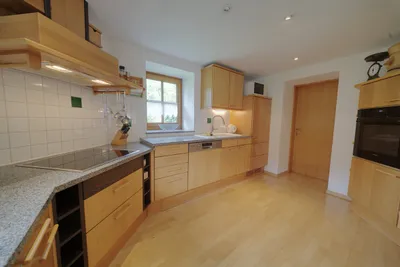 10-Zimmer-Haus mieten in Vöcklabruck – 250 m², € 2.900 – Bild 8 von 31