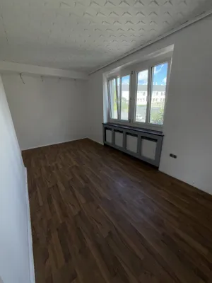 Gewerbeimmobilie kaufen in Kirchdorf an der Krems – 1 370 m², € 1.330.000 – Bild 2 von 4