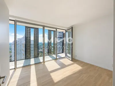 33. Etage DC2 Tower: 3 Zimmer, 2 Loggien mit Wasserblick – Bild 2