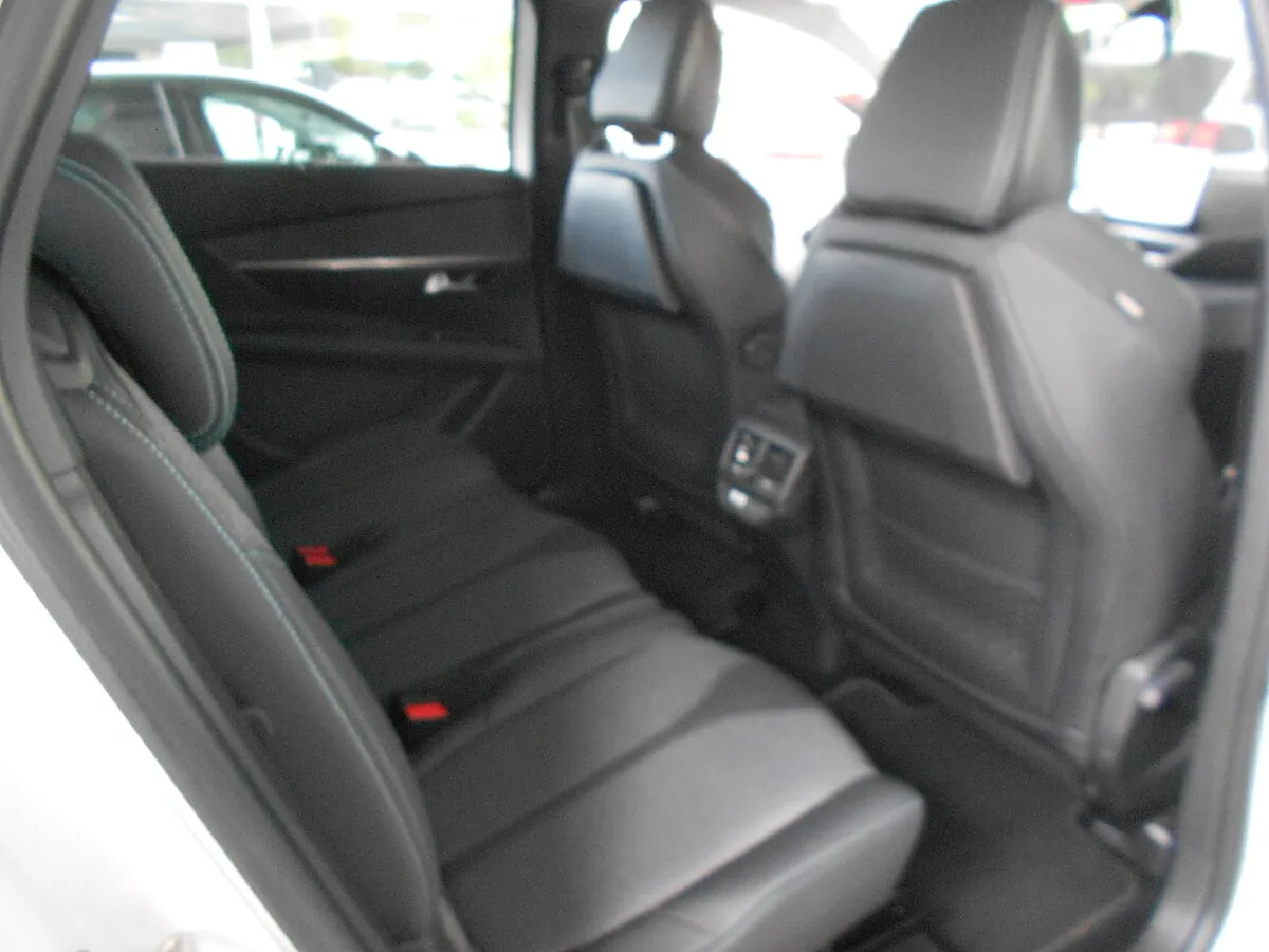 Peugeot 5008 1.5 BlueHDi 130 FAP Allure Pack (EURO 6d) – Bild 14