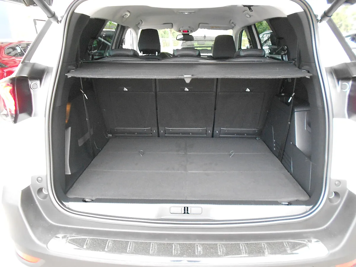 Peugeot 5008 1.5 BlueHDi 130 FAP Allure Pack (EURO 6d) – Bild 17
