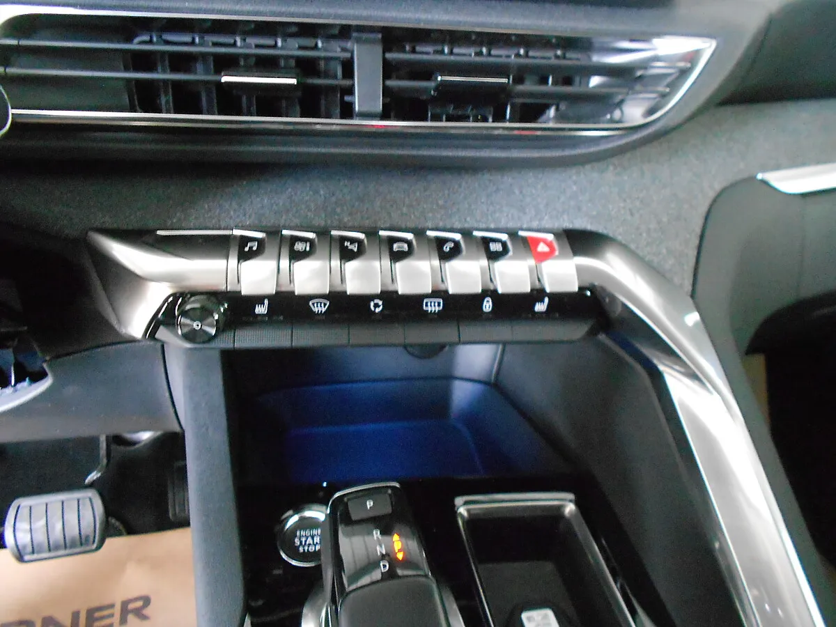 Peugeot 5008 1.5 BlueHDi 130 FAP Allure Pack (EURO 6d) – Bild 7