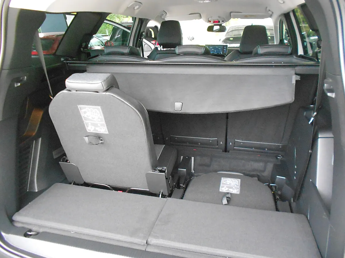Peugeot 5008 1.5 BlueHDi 130 FAP Allure Pack (EURO 6d) – Bild 15