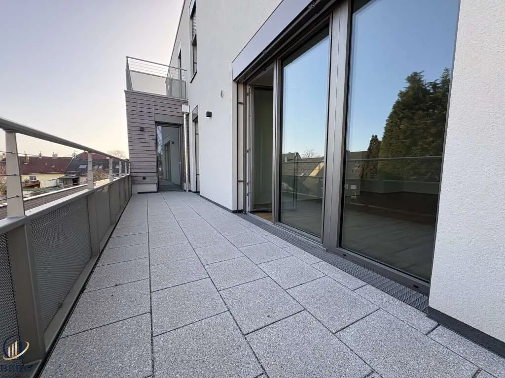 Atemberaubend 4 Zimmerwohnung mit herrlichem Balkon - Ansicht 2