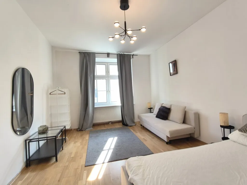 Ruhige Hofwohnung - Gute Aufteilung - Bahnhof Hernals in der Nähe - Ansicht 2