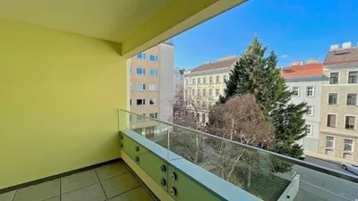 sonnige und helle 2-Zimmer Wohnung mit Loggia!