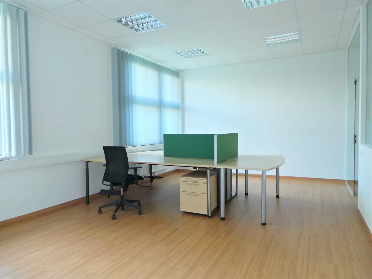 Neuwertiges Büro / Ordination in zentraler, frequentierter Lage in Lenzing!! – pohled 2