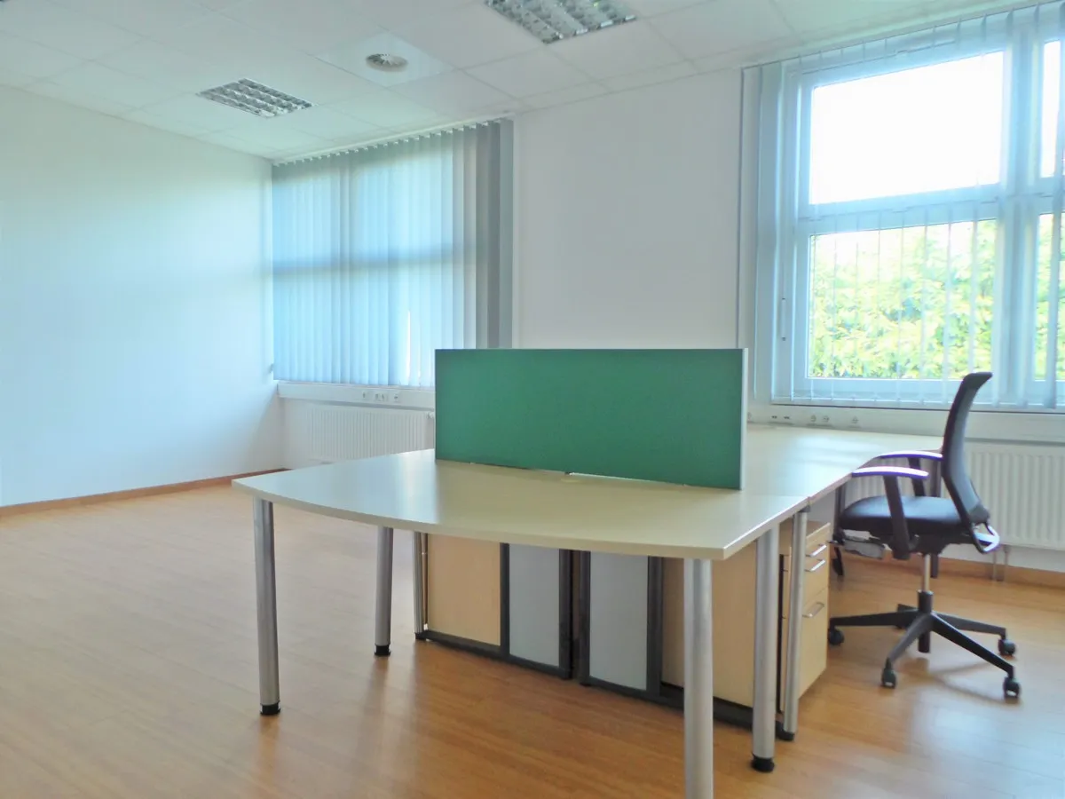 Neuwertiges Büro / Ordination in zentraler, frequentierter Lage in Lenzing!! – pohled 3