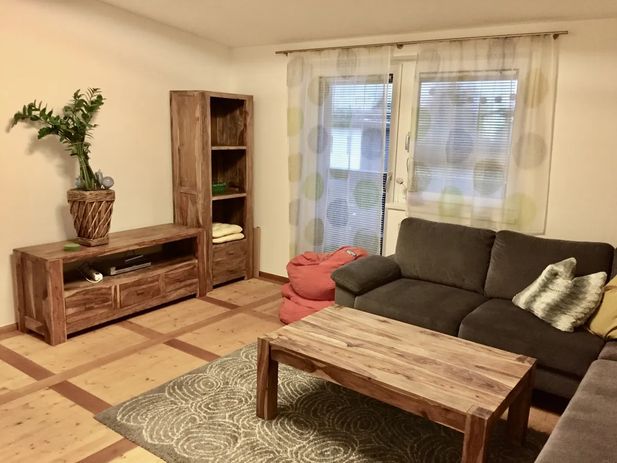 Sehr schöne 3-Zimmer Wohnung in zentraler Lage – pohled 2