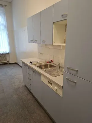 Privat: 5 Zimmer Wohnung (Büro oder Ordination auch möglich)) – Bild 3