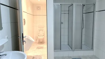 4-Zimmer-Gewerbeimmobilie mieten in Vöcklabruck – 180 m², € 1.950 – Bild 9 von 11