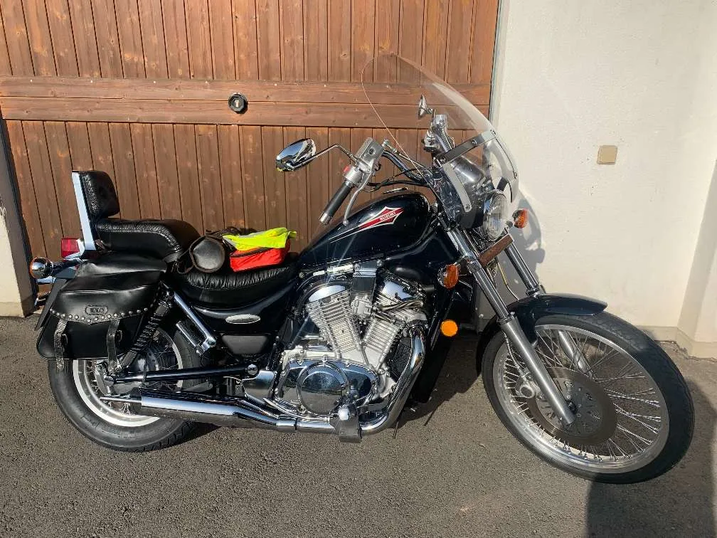 Suzuki Intruder