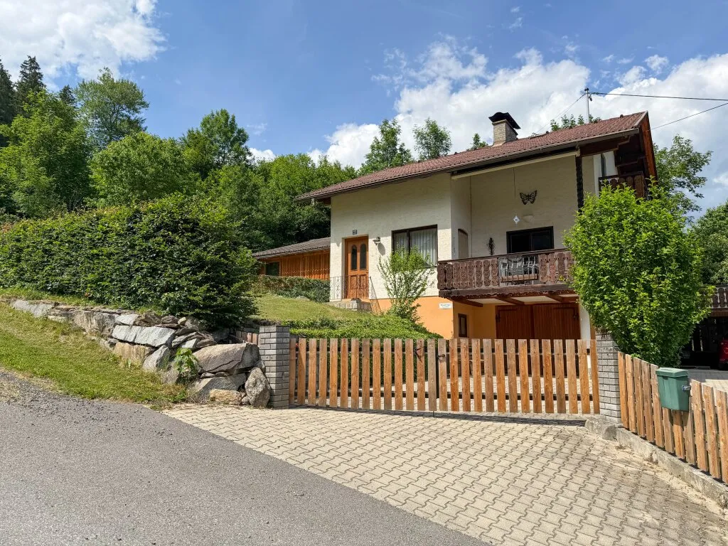 TRAUMHAFTE SONNEN- UND AUSSICHTSLAGE - RENOVIERTES WOHNHAUS MIT NEBENGEBÄUDE UND GROSSZÜGIGEM GARTEN - Ansicht 3