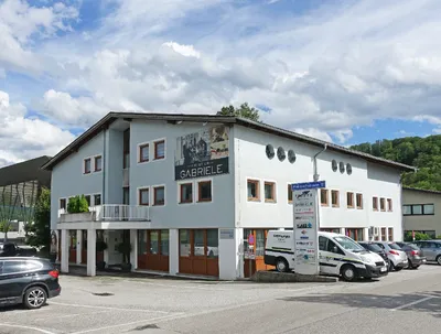 3-Zimmer-Gewerbeimmobilie mieten in Salzburg-Umgebung – 110 m², € 1.760