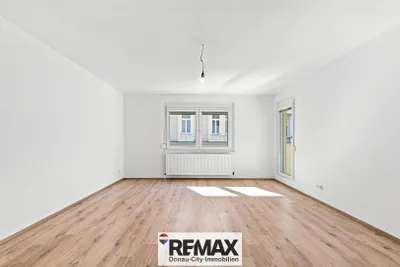 "Zwei Loggias. Drei Zimmer. Einmal Naschmarkt."