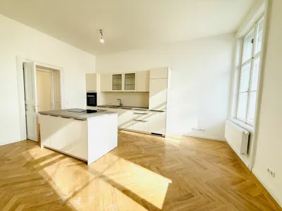 ERSTBEZUG | TOP RUHELAGE | 5 ZIMMER | EXKLUSIVE UND HELLE ALTBAUWOHNUNG | U-BAHN-NÄHE – Bild 3