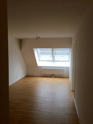 Schöne kleine Wohnung im 1. DG in Top-Lage | Brunnenmarkt & Yppenplatz | ab September
